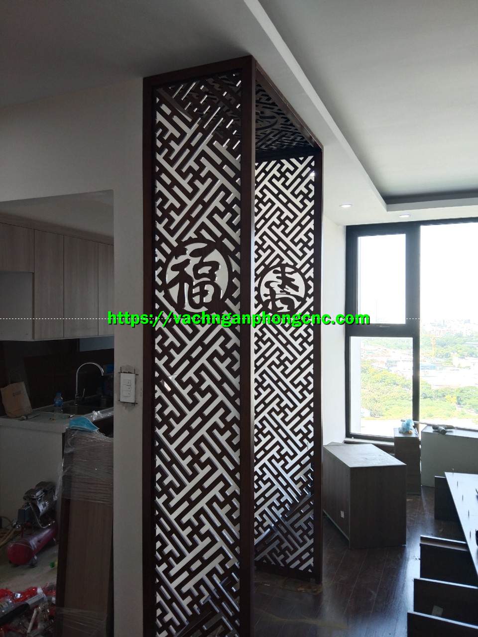 vách ngăn gỗ ép phòng thờ