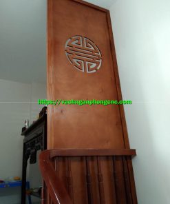 tấm chắn hông bàn thờ với cầu thang