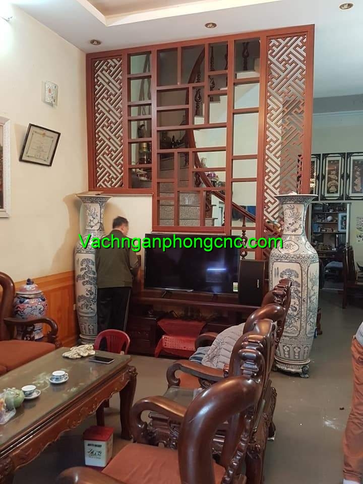 vách ngăn cầu thang bằng gỗ