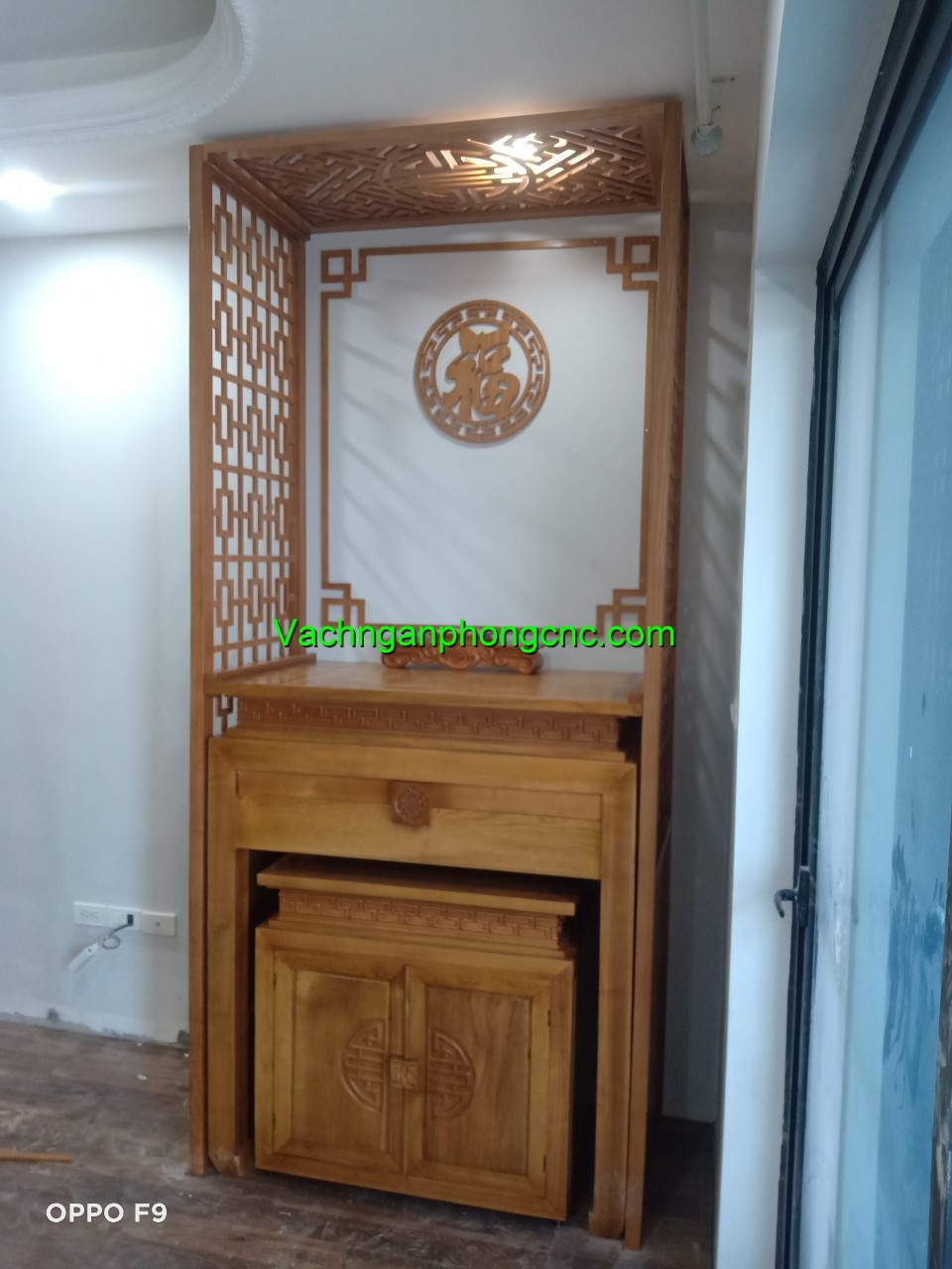 vách ngăn cnc phòng thờ